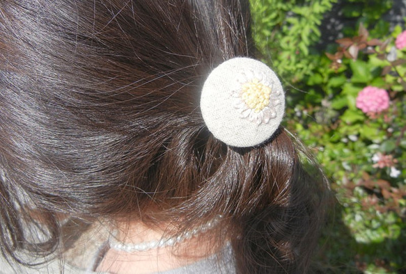 お花の髪飾り　ヒメジョオン　ヘアゴム 2枚目の画像