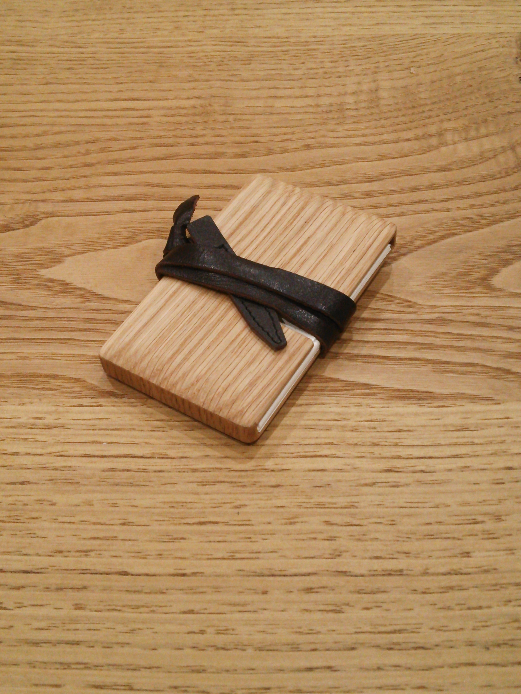 ナラの名刺入れ