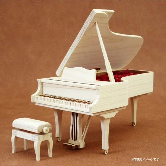ひのきのピアノ～フルコンサートモデル～メッセージプレート（名入れ）付き 7枚目の画像