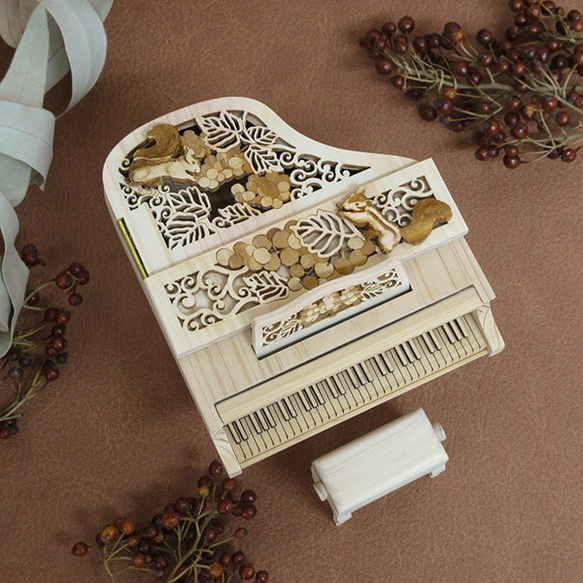 ひのきのアートピアノセット　～ぶどう と りす～ 2枚目の画像