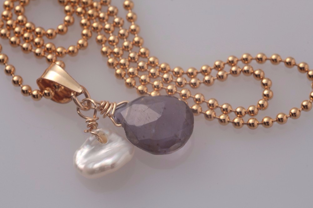 cn055 アイオライトと淡水パールのネックレ(14kgf)