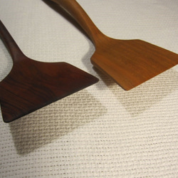 木のフライ返し（小）　( 国産材トチノキ ) 5枚目の画像