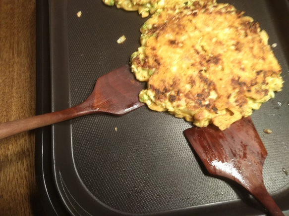 木のフライ返し（小）　( 国産材トチノキ ) 6枚目の画像