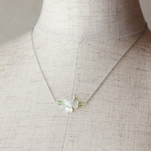 四葉のクローバーネックレス・マザーオブパール(白蝶貝)/n227