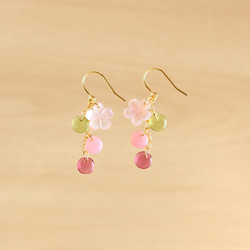 【さくら、咲く】 ピンクシェルの桜と春色ガラスのピアス/p697 7枚目の画像