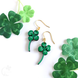 四葉のクローバーピアス/p1130 ピアス（フック・チェーン） Clover4u