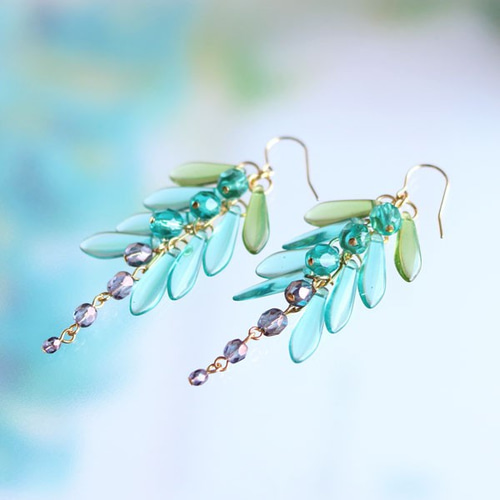 ヒスイカズラひとふさピアス/p1195 ピアス（フック・チェーン