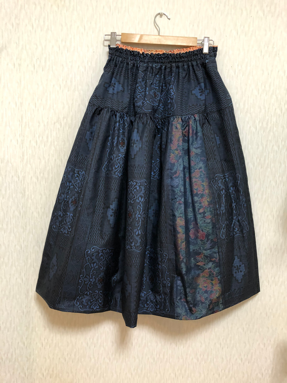 着物リメイク　大島紬のティアードスカート　藍 4枚目の画像