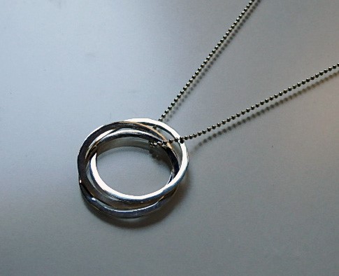 彫金３連ペンダント