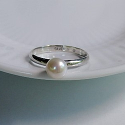 六月誕生石淡水珍珠雕刻單粒環 第3張的照片