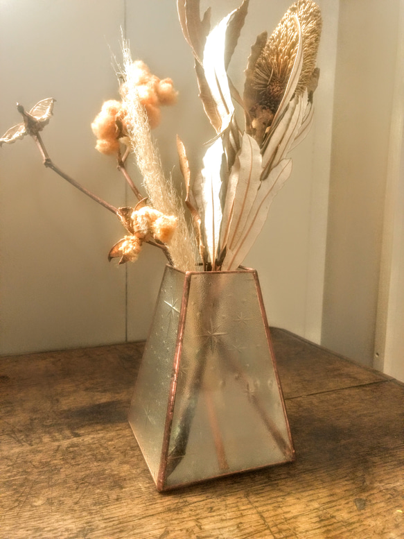 大正～昭和期 ウランガラス 切子 一輪挿 花瓶 花入れ G150 大正～昭和期 ウランガラス 切子 一輪挿 花瓶 花入れ G150 2025年最新