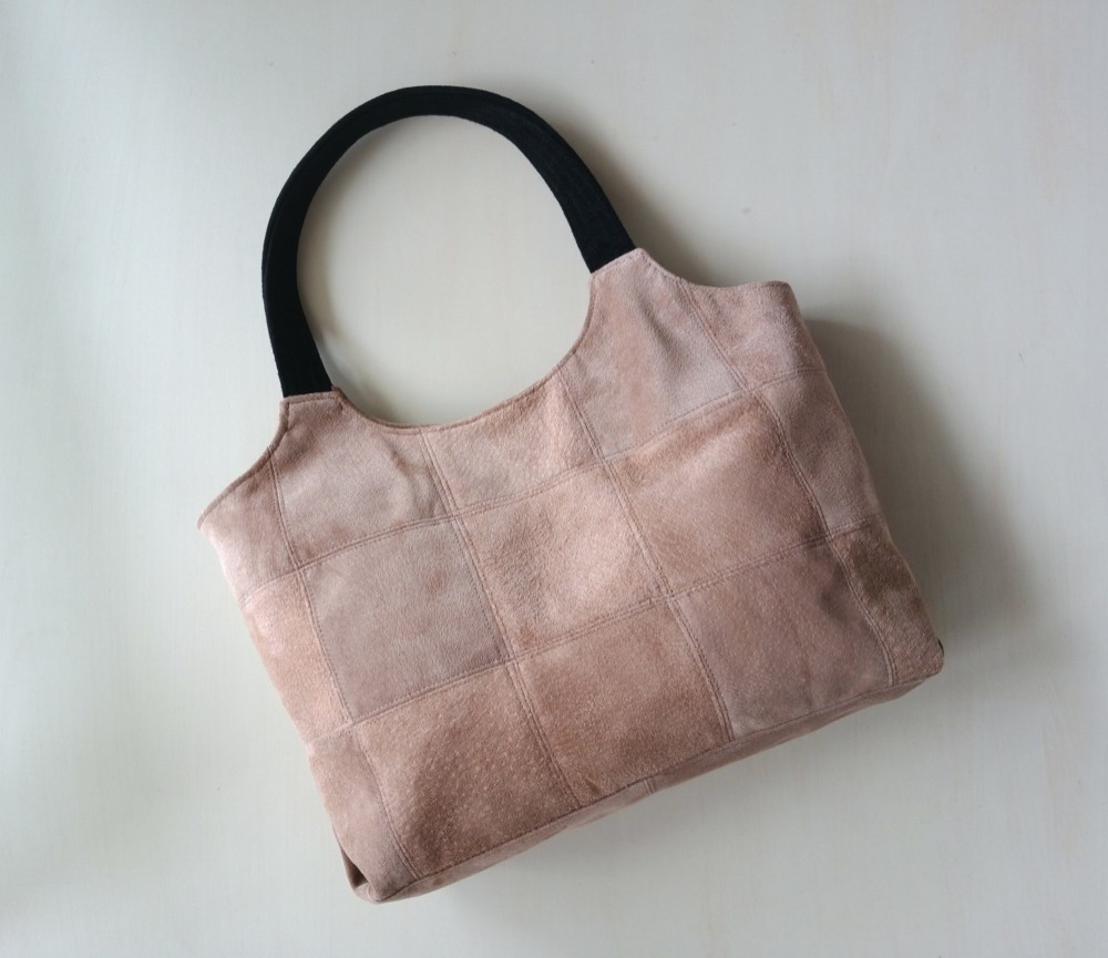 ピッグスエードの手提げ (M)  オークベージュとブラック