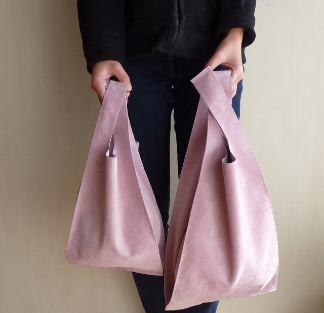 ちょっと贅沢な毎日のサブバッグ ピッグスエード (L) ライトピンク