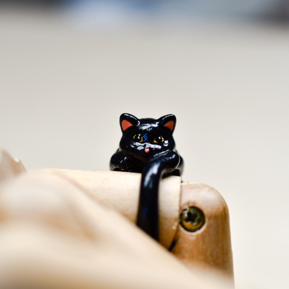 受注製作  猫リング　サイドワインニャー 黒猫 2枚目の画像