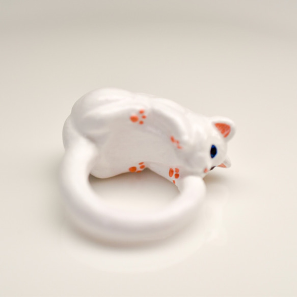 受注製作　猫リング　サイドワインニャー 白猫 4枚目の画像
