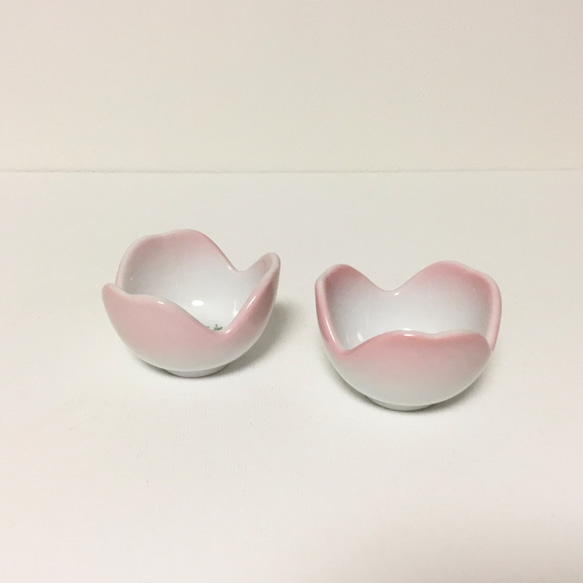 ピンクの小バラの小さな小鉢、2つセット 3枚目の画像