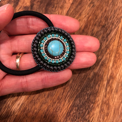 送料無料 練りターコイズ ヘマタイト石 サークルビーズ刺繍 ヘアゴム 