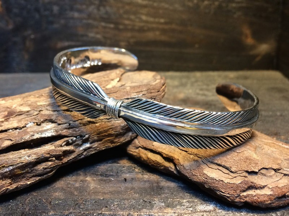ダブルフェザーバングル(M) バングル・リストバンド 彫金工房