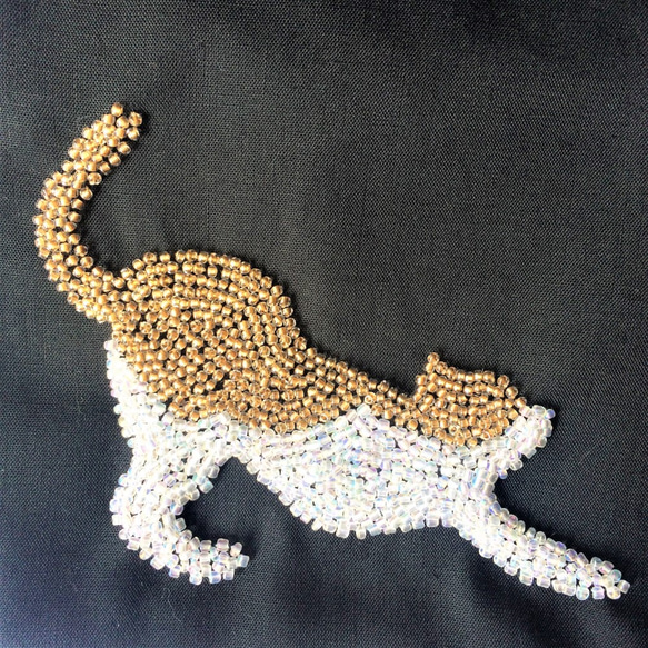 猫ねこ　ビーズ刺繍　手提げバッグ 2枚目の画像