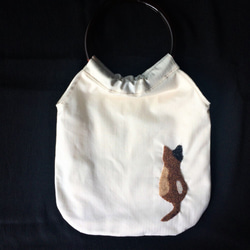 猫ねこ　ビーズ刺繍　手提げバッグ 1枚目の画像
