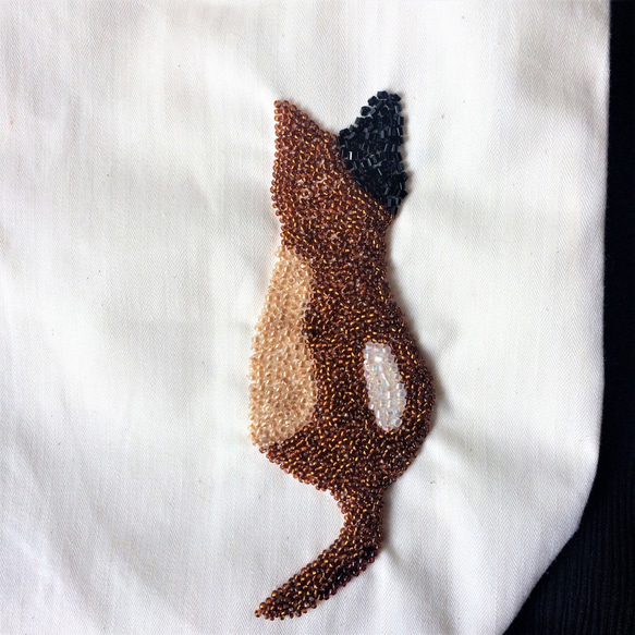 猫ねこ　ビーズ刺繍　手提げバッグ 2枚目の画像