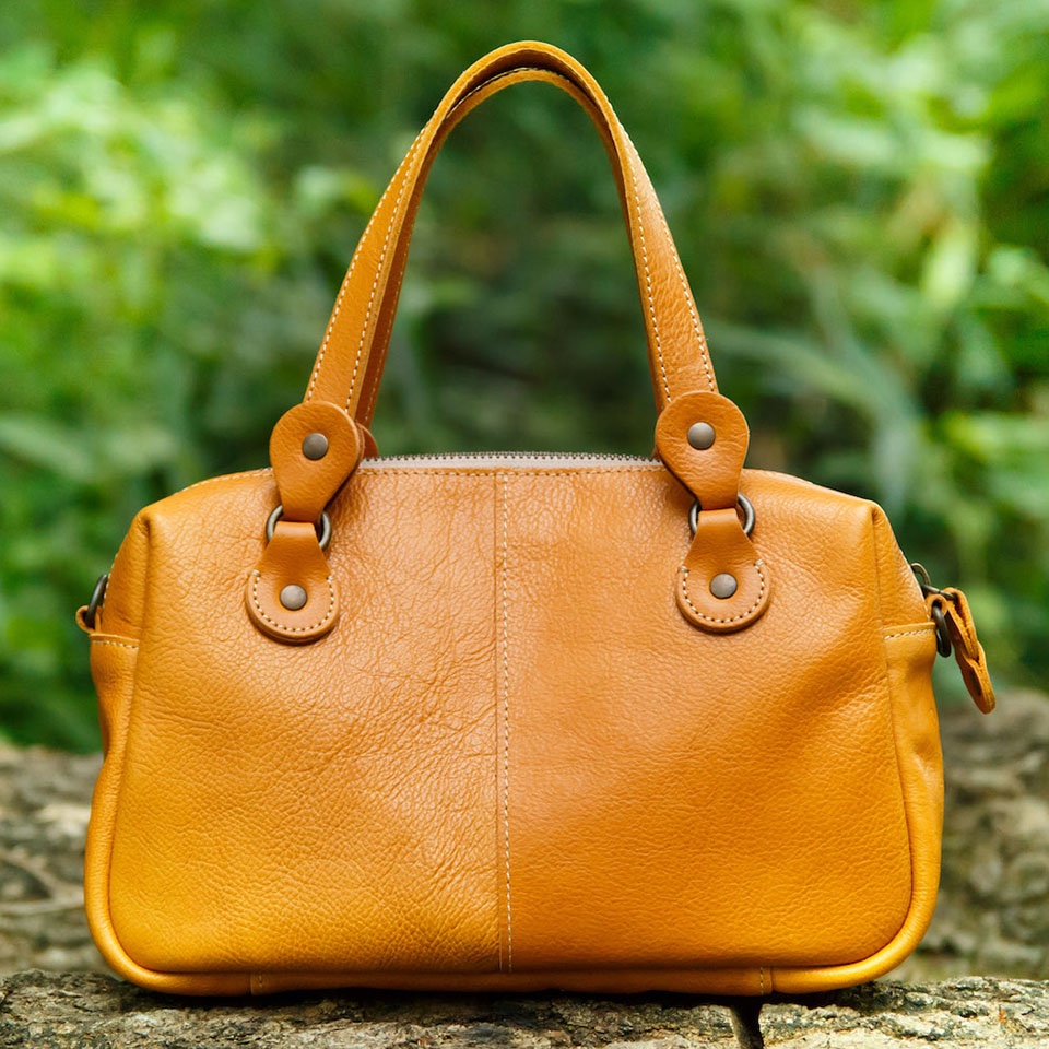 <送料無料>ヌメ革ミニボストンバッグ（2way）イエロー（レザー 牛ヌメ革）