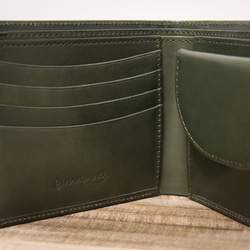 <送料無料>ヌメ革シンプルな二つ折り財布　ダークグリーン（レザー 牛キップヌメ） 2枚目の画像