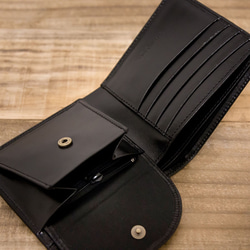 <送料無料>ヌメ革シンプルな二つ折り財布　ブラック（レザー 牛キップヌメ） 3枚目の画像