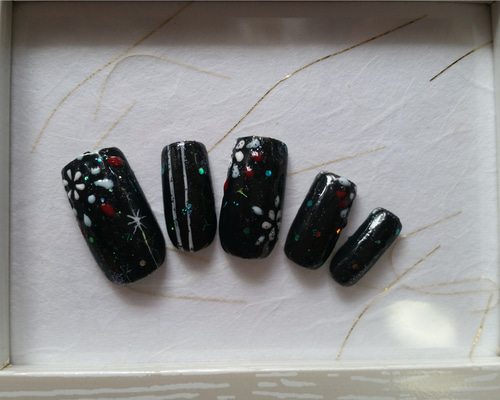 オーダーネイルチップNo.65 夏 花火 浴衣ネイル 夏/浴衣/ハンド/キラキラ/花火 - shushu nailのネイルデザイン