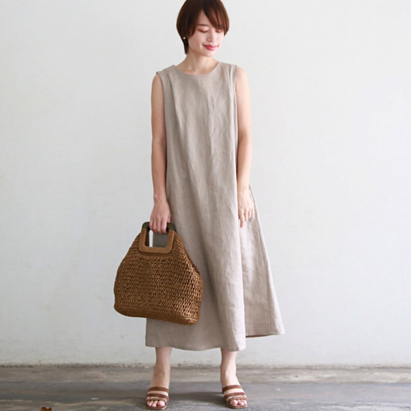 褶back緞帶連衣裙亞麻材質連衣裙米色 第3張的照片
