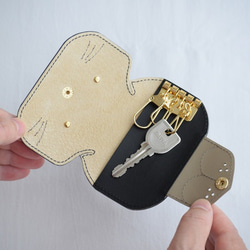 皮革　小貓鑰匙包（可收納 汽車鑰匙）　mint　｜黑色｜ 第3張的照片