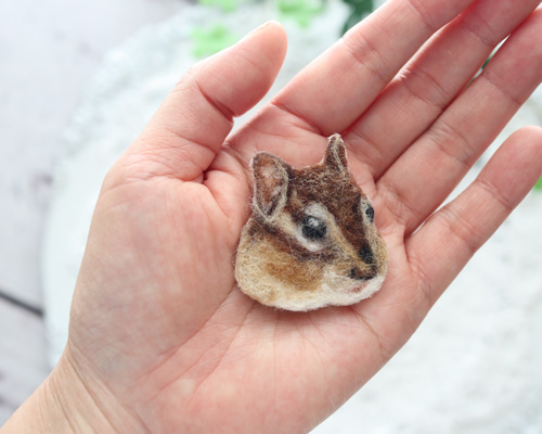 Pocket animal バッチ シマリスさん 羊毛フェルト ゆらの店 通販