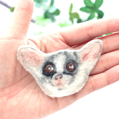 Pocket animal バッチ ショウガラゴさん 羊毛フェルト ゆらの店 通販