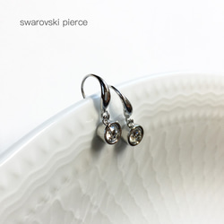 小粒(４㎜)なSWAROVSKI・一粒デザインフックピアス(シルバー×クリスタル) 6枚目の画像