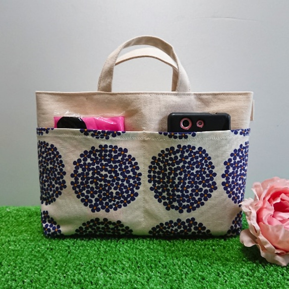 【再販24】帆布のバッグインバッグ (サークルブーケ・生成×ネイビー) 2枚目の画像