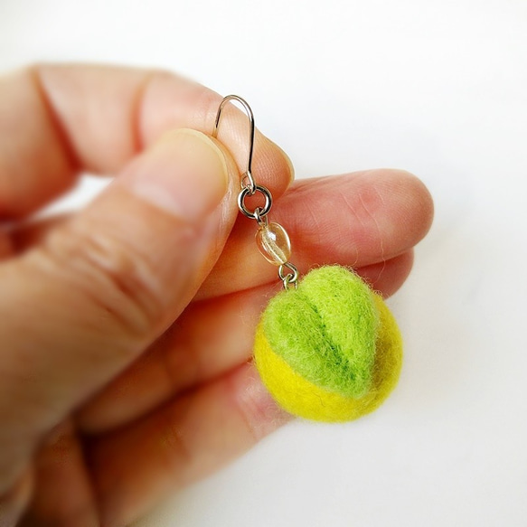 柚子耳環柚子柚子羊毛氈15,18,20mm選擇大小的亮黃色/支架銀/訂單系統 第3張的照片