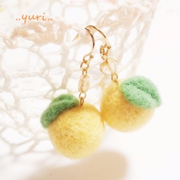 柚子耳環柚子柚子羊毛氈光淡黃色15,18,20mm /訂單生產 第1張的照片