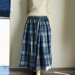 ブルーチェックロングスカート 2枚目の画像