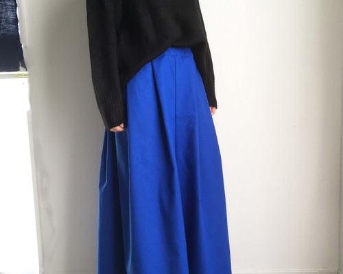 ロイヤルブルー　ワイドパンツ　40 0_4493005b6854361b99f3882ee9ff