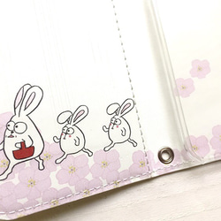 うさぎと桜  手帳型スマホケース  iPhone8  多機種対応 3枚目の画像