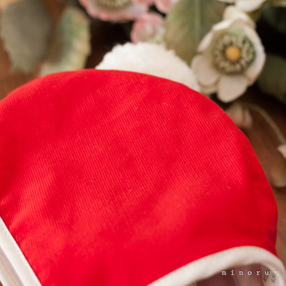サンタクロースのような ポンポンつき ベビーボンネット【受注製作】｜ベビー帽子 2枚目の画像