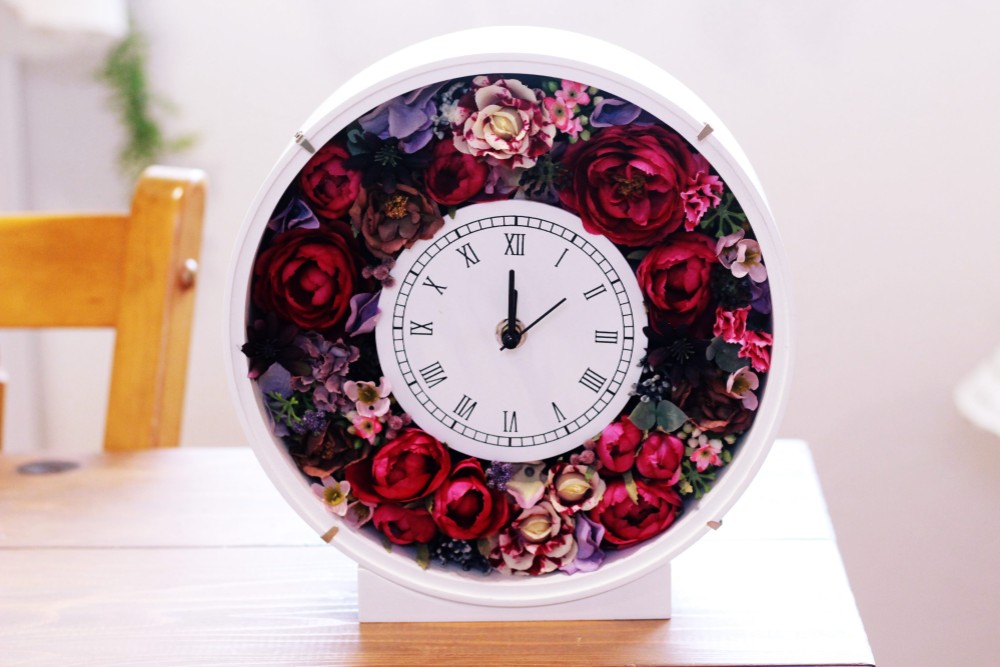 ボルドー色のローズと小花を使った花時計　『Creema限定』