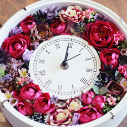 ボルドー色のローズと小花を使った花時計　『Creema限定』 2枚目の画像