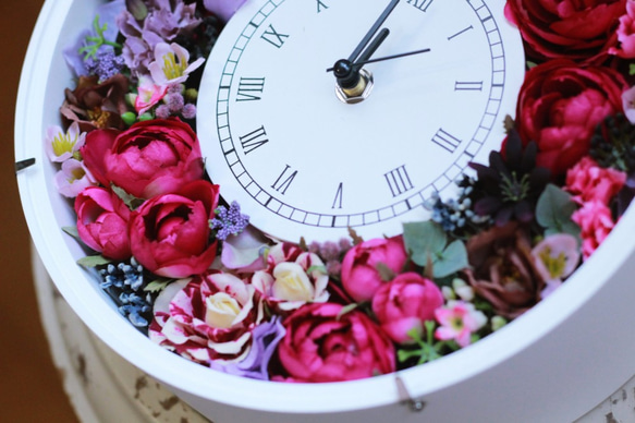 ボルドー色のローズと小花を使った花時計　『Creema限定』 4枚目の画像
