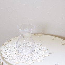 フラワー　小ぶりなガラス花瓶　 2枚目の画像