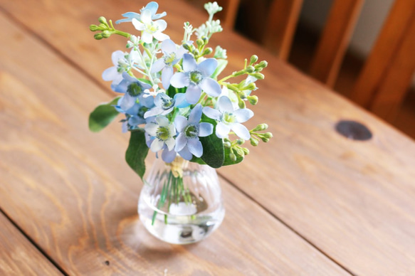 ガラス　手造り花器　水色 和雑貨 四季彩堂 オンラインショップ / 琉球ガラス 白泡二色巻花器壺