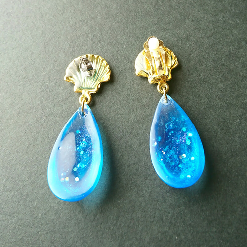 【1198】人魚と波模様の小さめピアス／イヤリング 1198】人魚と波模様の小さめピアス／イヤリング