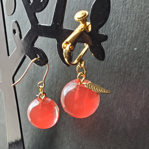 白雪姫の毒リンゴピアス(イヤリング変更可)【受注制作】 ピアス