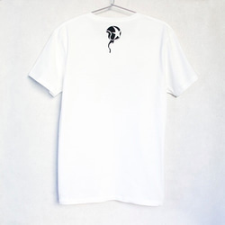 サメくんのTシャツ　white x black 3枚目の画像