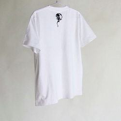 イヌくんのTシャツ white × black 3枚目の画像